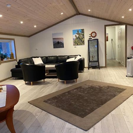 Villa In The Heart Of The Lyngen Alps, Holmen I Lyngen Lyngseidet Exterior foto